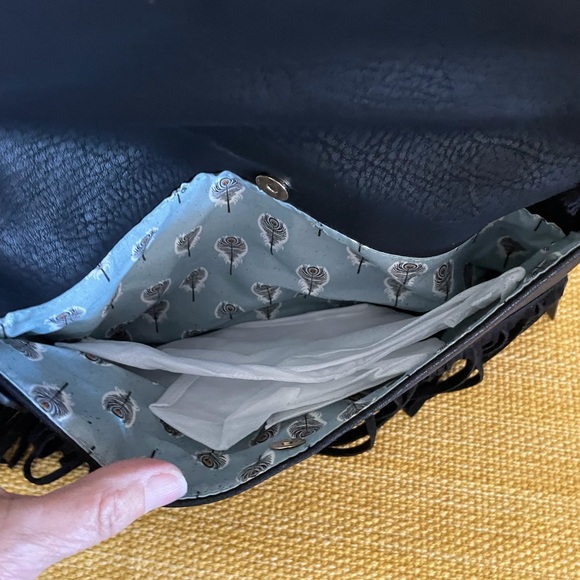 🔴NWT🔴 Moda Luxe Black Shoulder Bag with Fringe - Picture 6 of 12